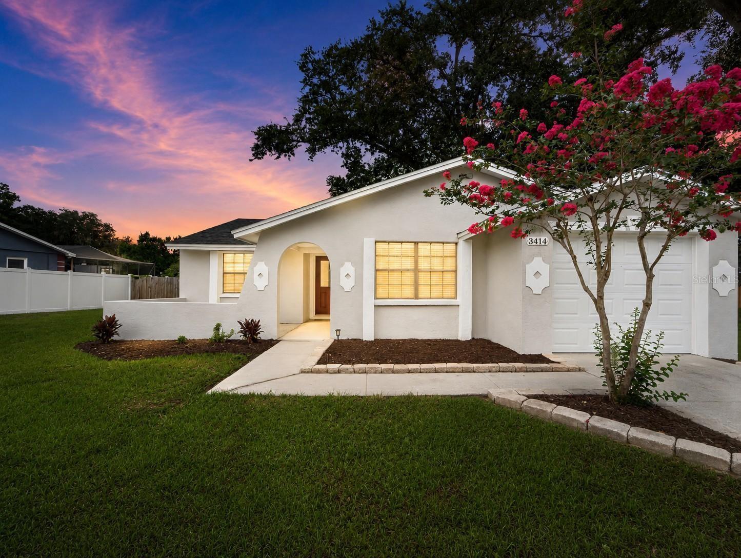 Single Family Residence in SEFFNER, FL - Daniel Dourado
