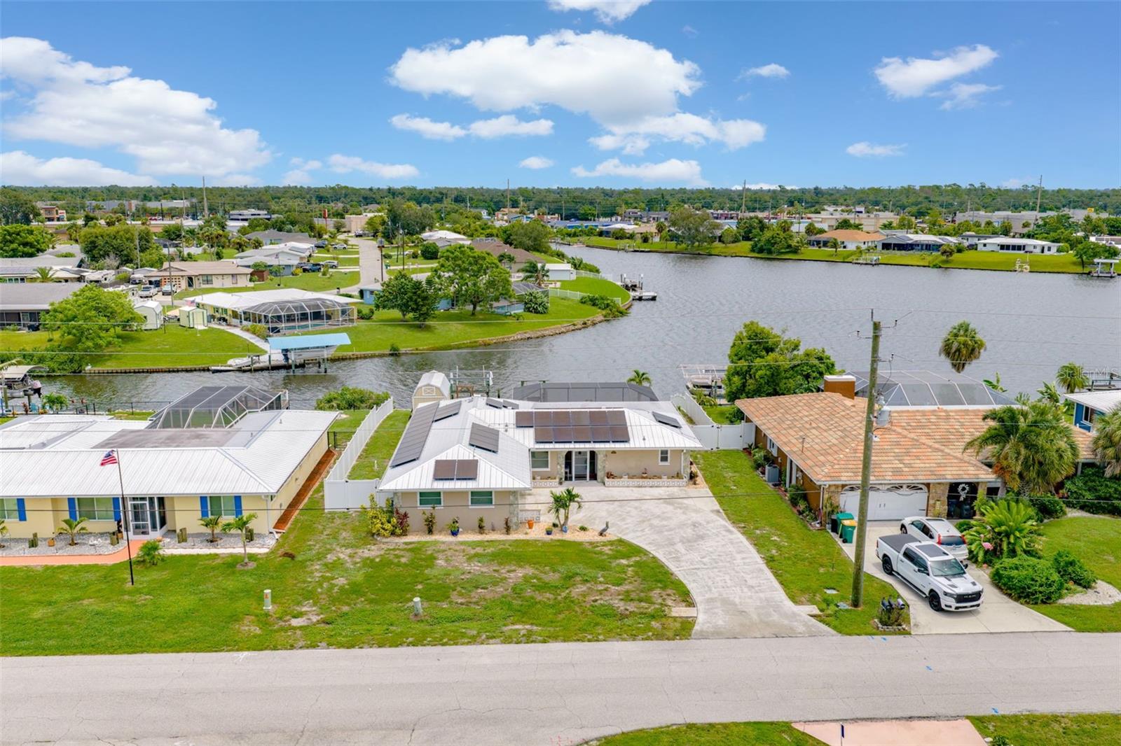 Single Family Residence in PORT CHARLOTTE, FL - Daniel Dourado