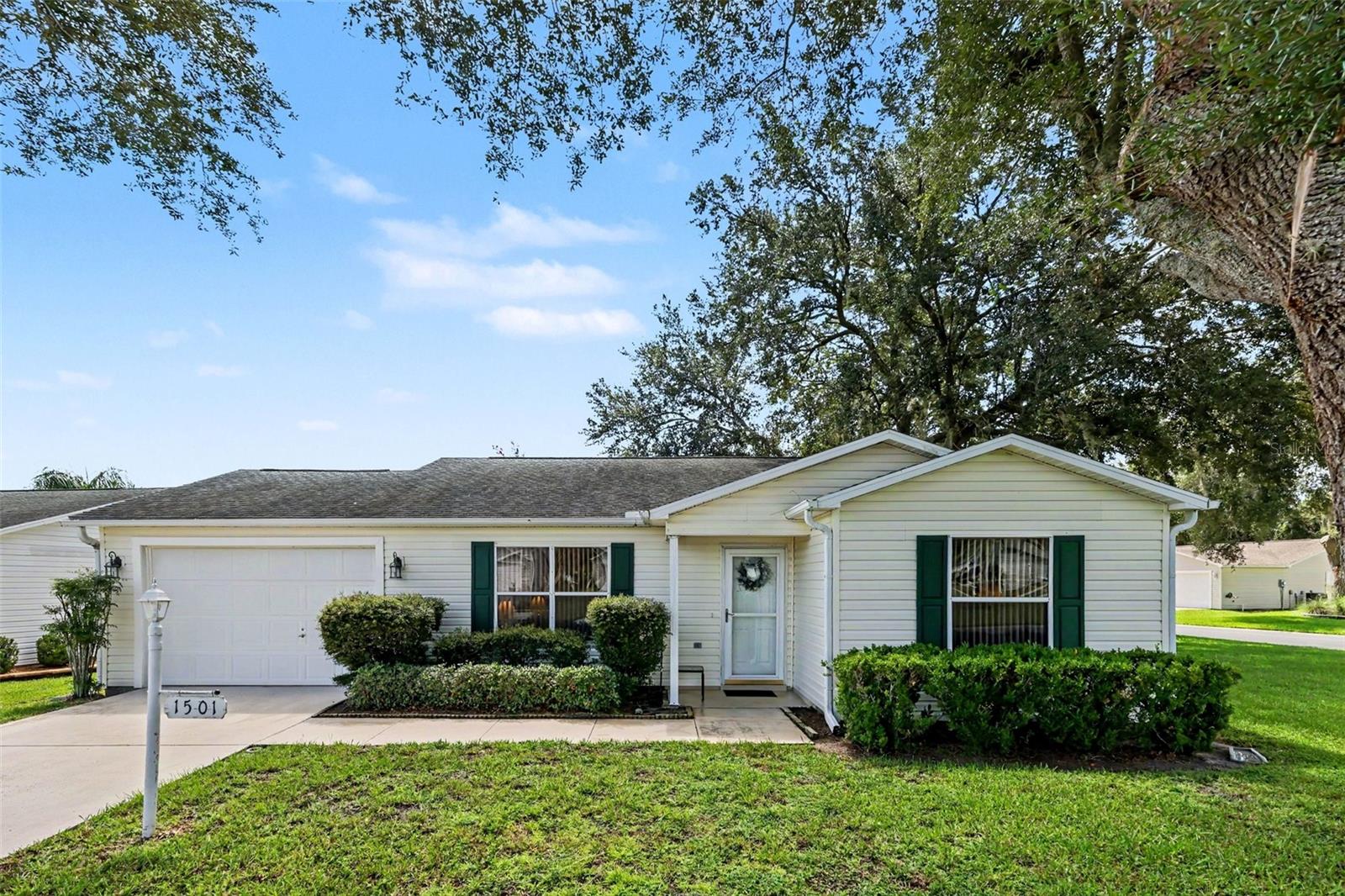 Single Family Residence in THE VILLAGES, FL - Daniel Dourado