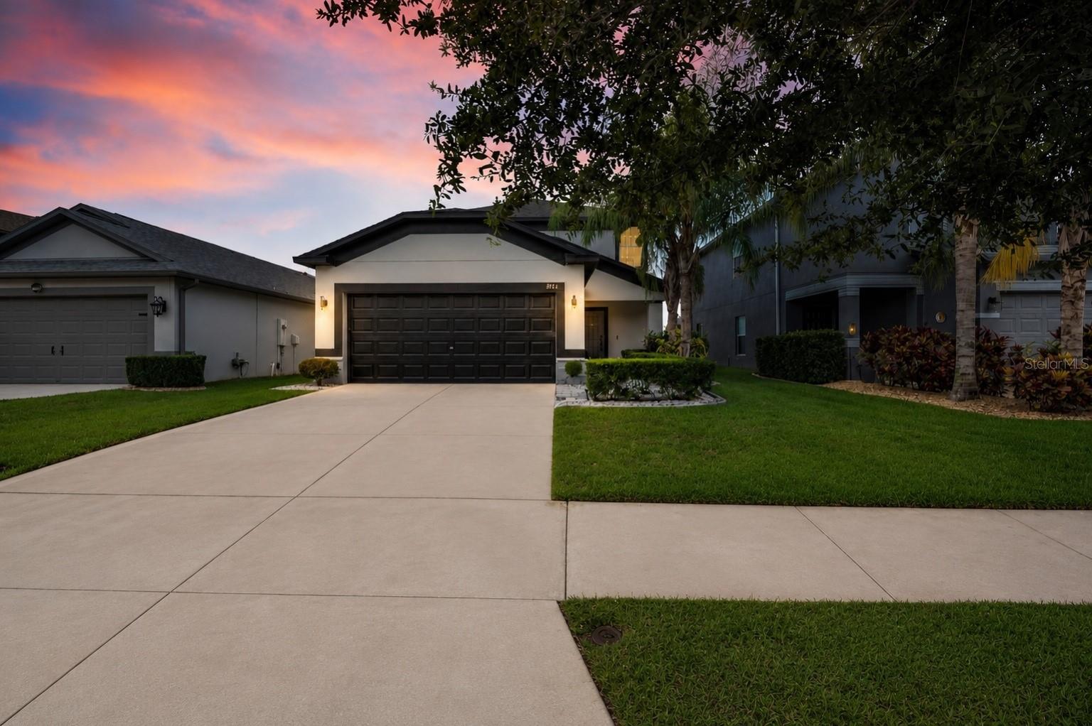 Single Family Residence in RUSKIN, FL - Daniel Dourado