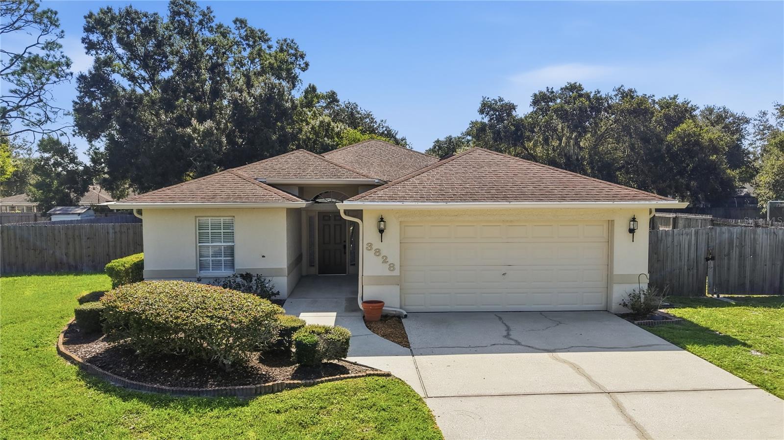 Single Family Residence in LAND O LAKES, FL - Daniel Dourado