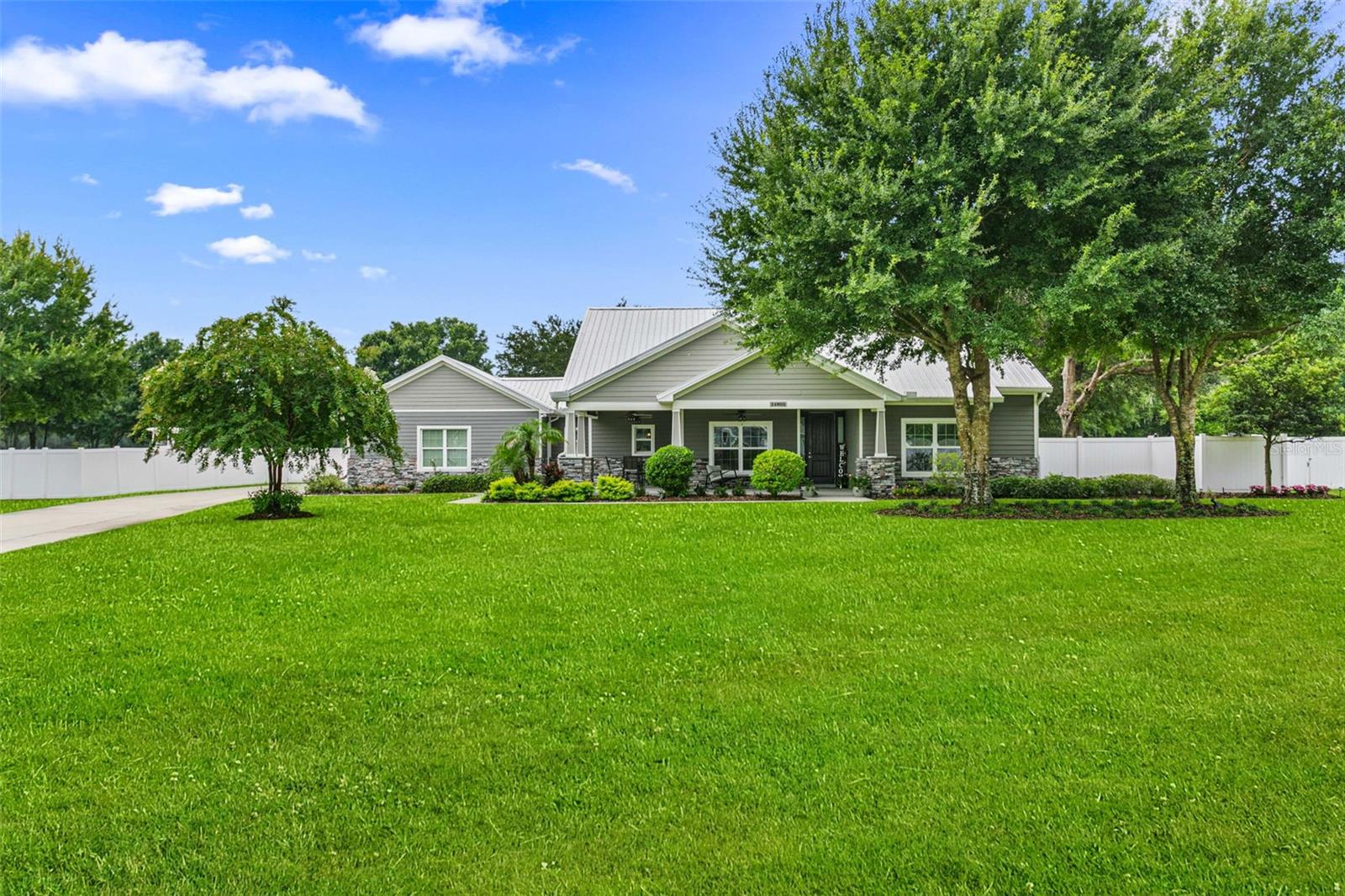 Single Family Residence in DOVER, FL - Daniel Dourado