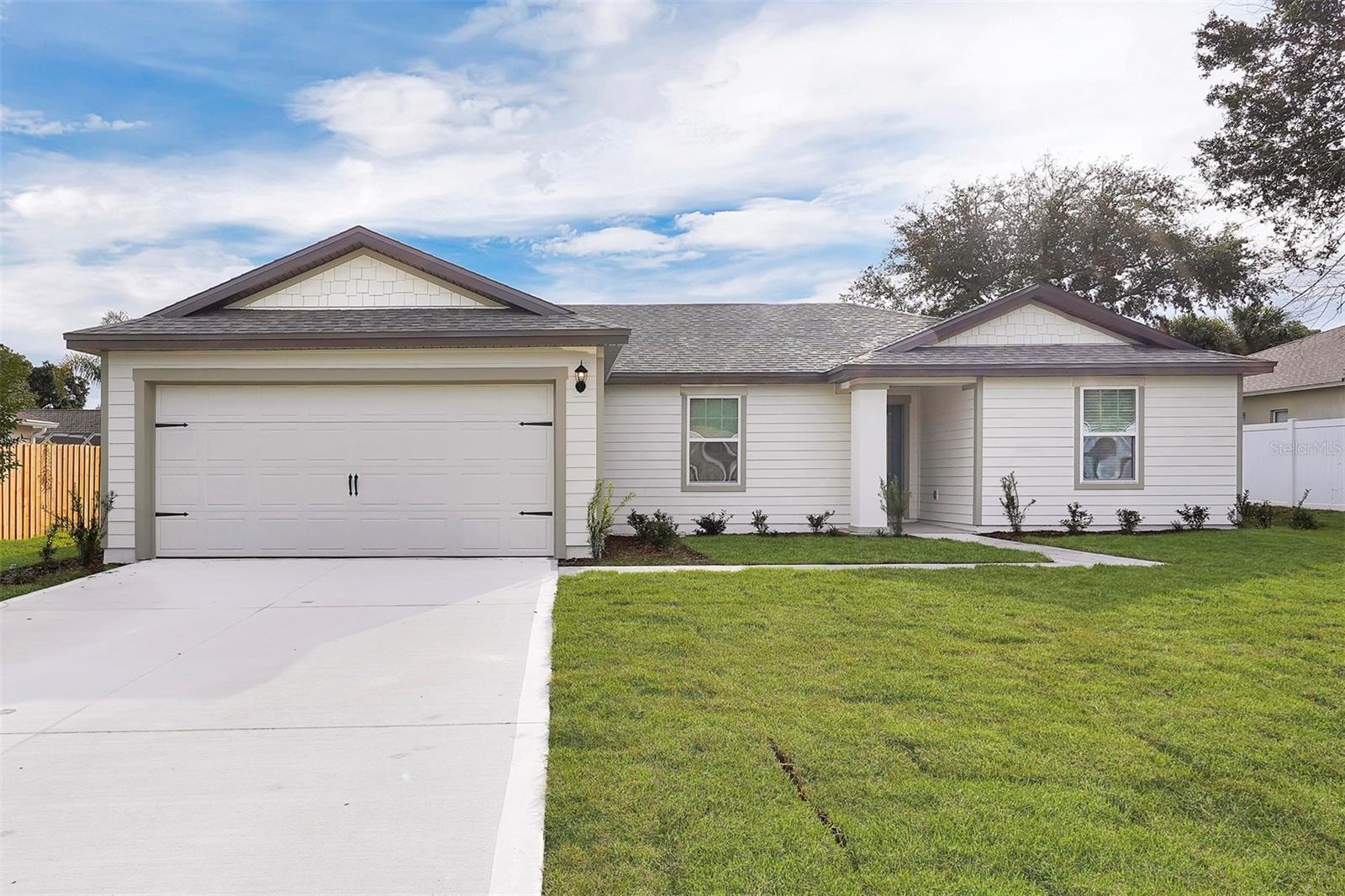 Single Family Residence in PALM COAST, FL - Daniel Dourado