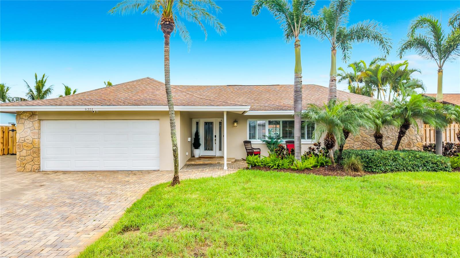 Single Family Residence em ST PETE BEACH, FL - Daniel Dourado