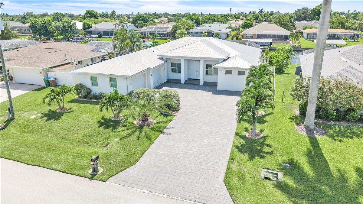Single Family Residence in CAPE CORAL, FL - Daniel Dourado