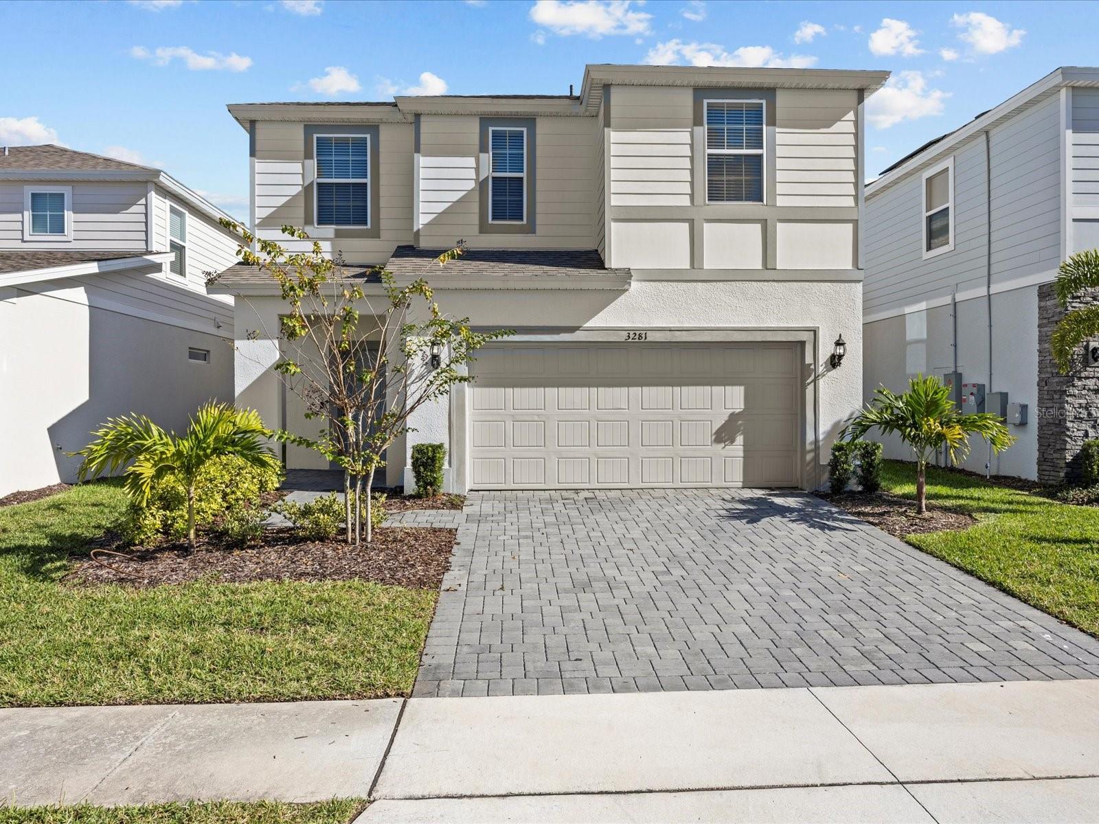 Single Family Residence in DAVENPORT, FL - Daniel Dourado