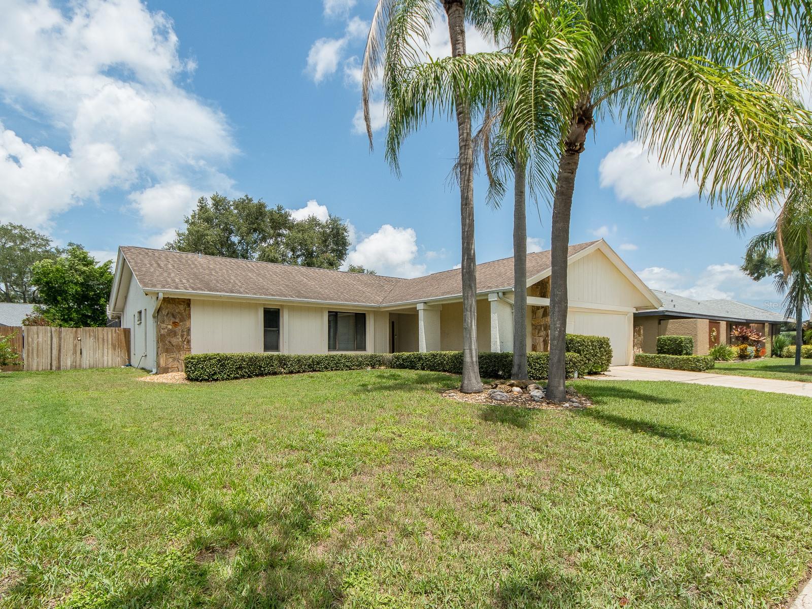 Single Family Residence in CLEARWATER, FL - Daniel Dourado