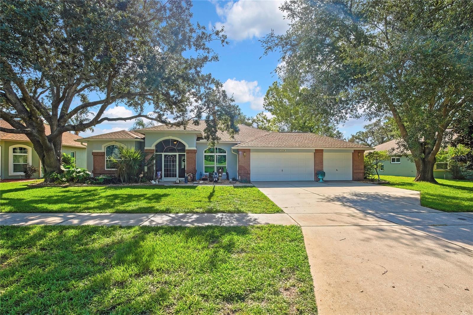 Single Family Residence em SPRING HILL, FL - Daniel Dourado