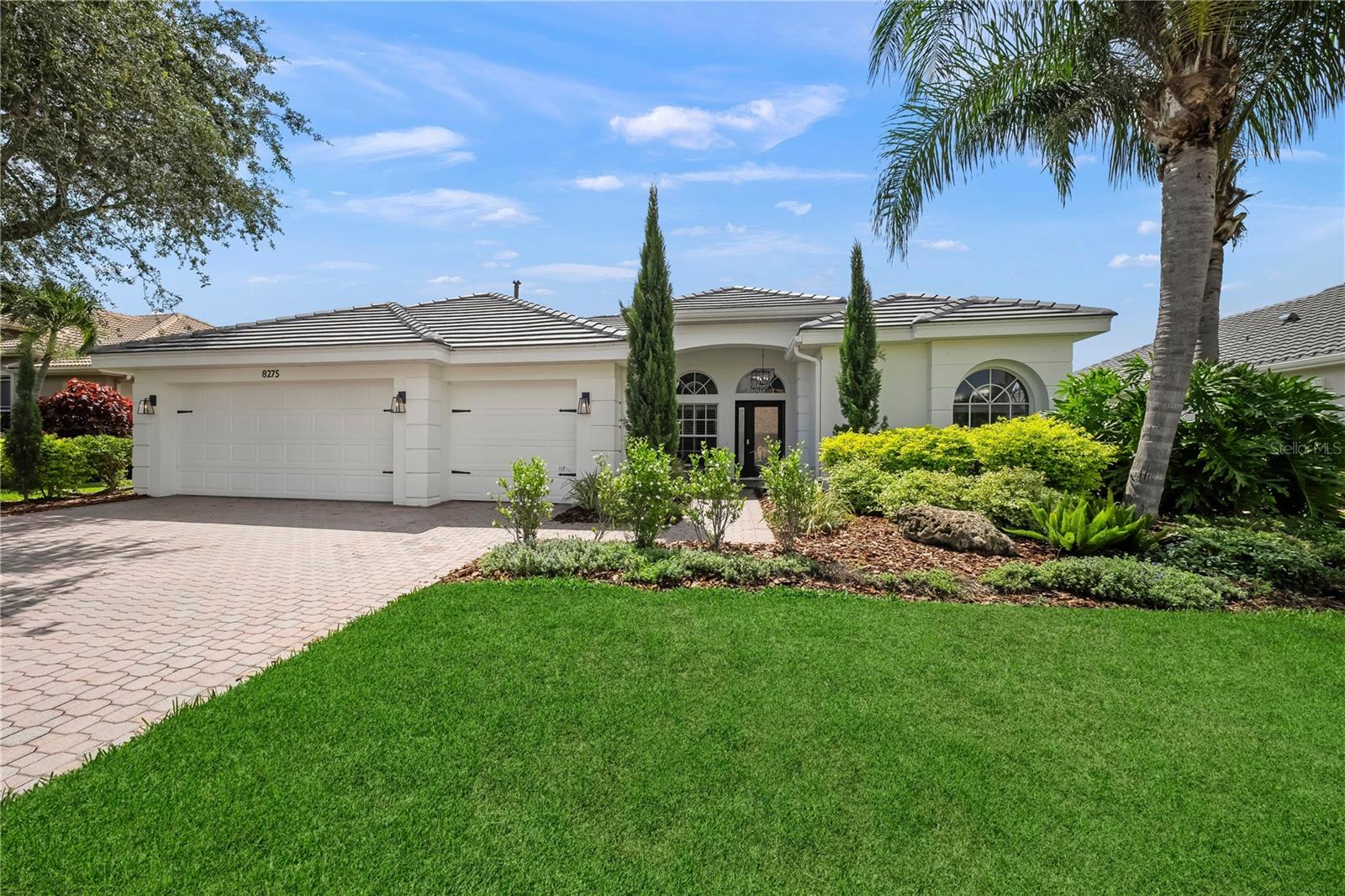 Single Family Residence in SARASOTA, FL - Daniel Dourado