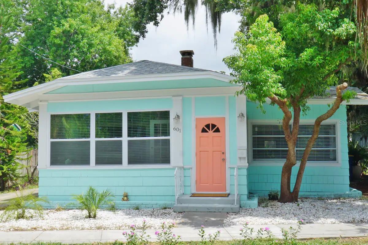 Single Family Residence in CLEARWATER, FL - Daniel Dourado