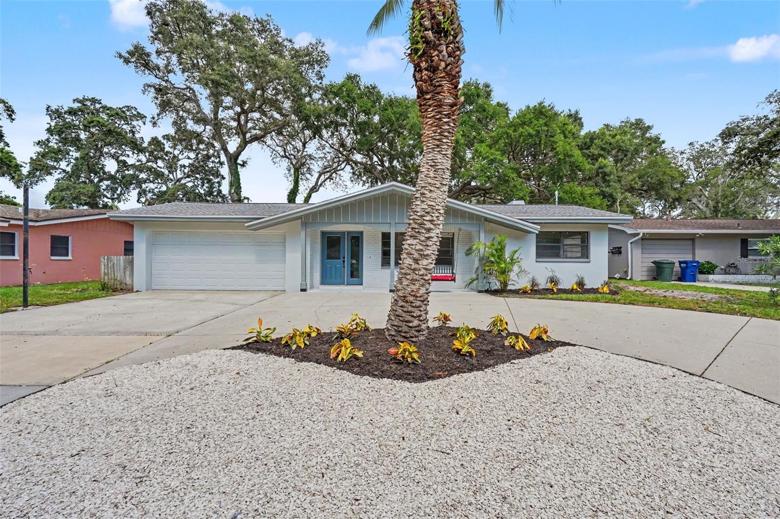 Single Family Residence in DUNEDIN, FL - Daniel Dourado