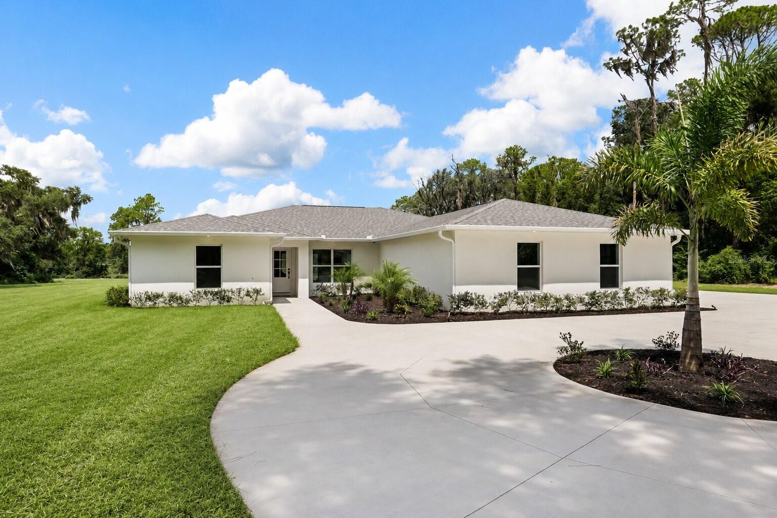 Single Family Residence em UMATILLA, FL - Daniel Dourado