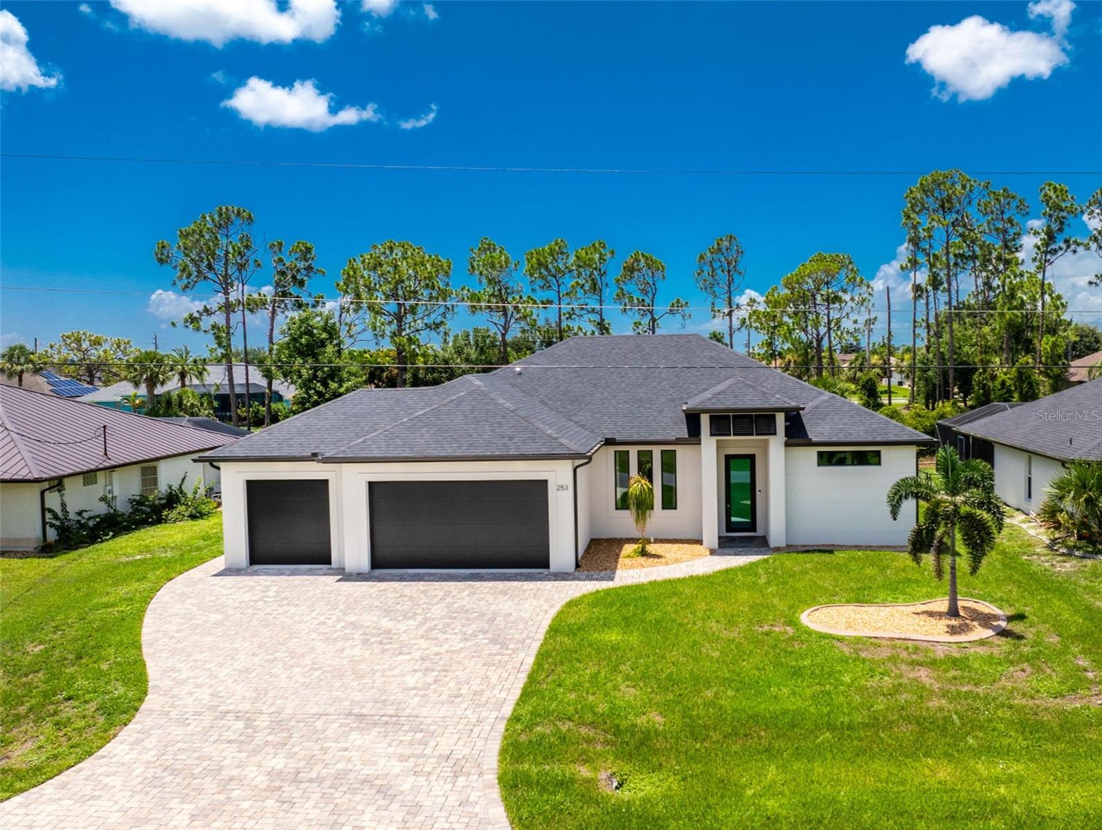 Single Family Residence in ROTONDA WEST, FL - Daniel Dourado