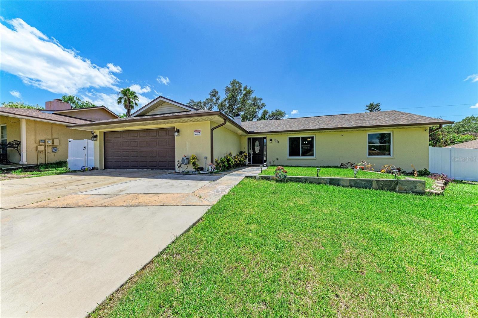 Single Family Residence em BRANDON, FL - Daniel Dourado