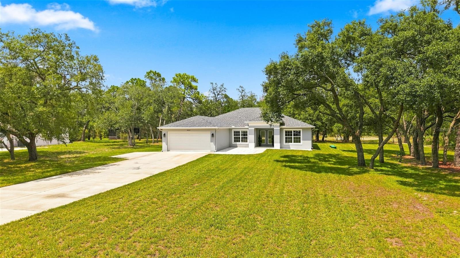 Single Family Residence in WEEKI WACHEE, FL - Daniel Dourado