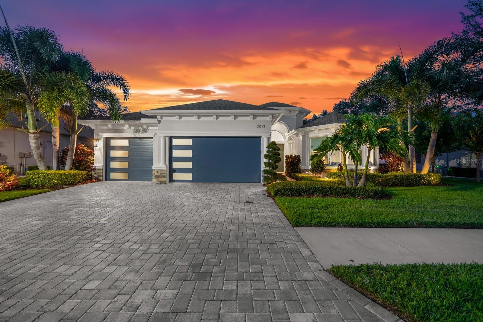 Single Family Residence in PALM HARBOR, FL - Daniel Dourado