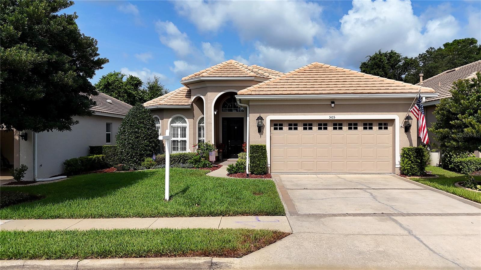 Single Family Residence in DEBARY, FL - Daniel Dourado