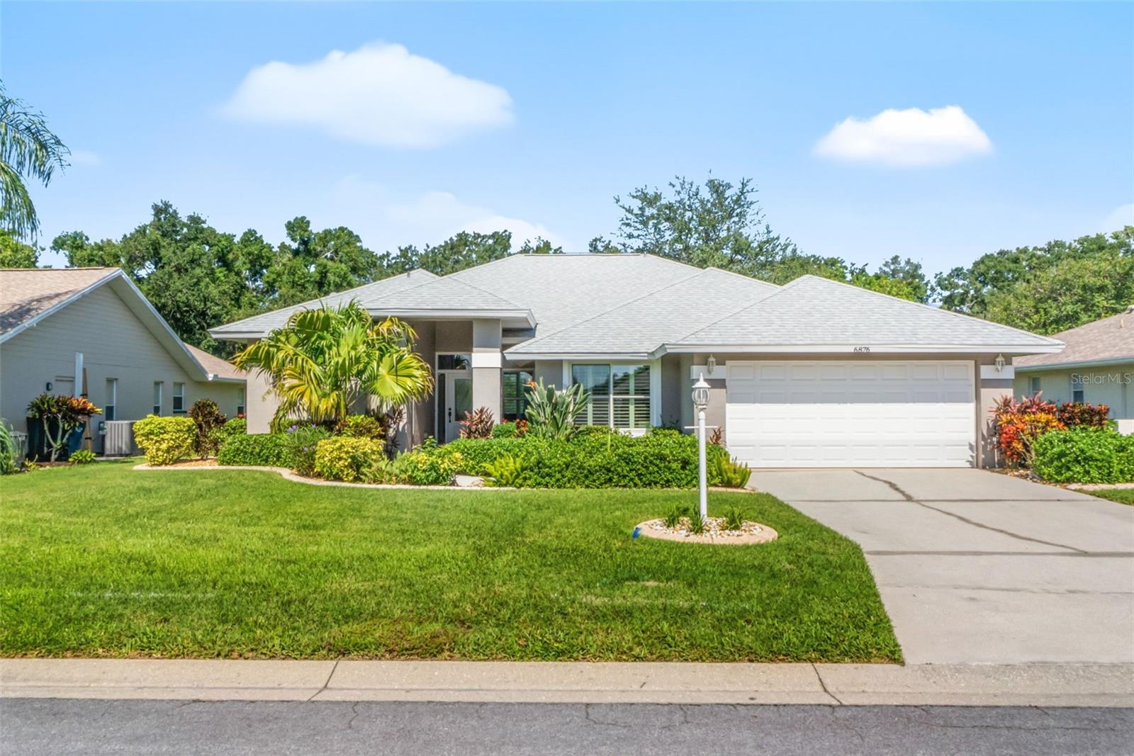 Single Family Residence in SARASOTA, FL - Daniel Dourado