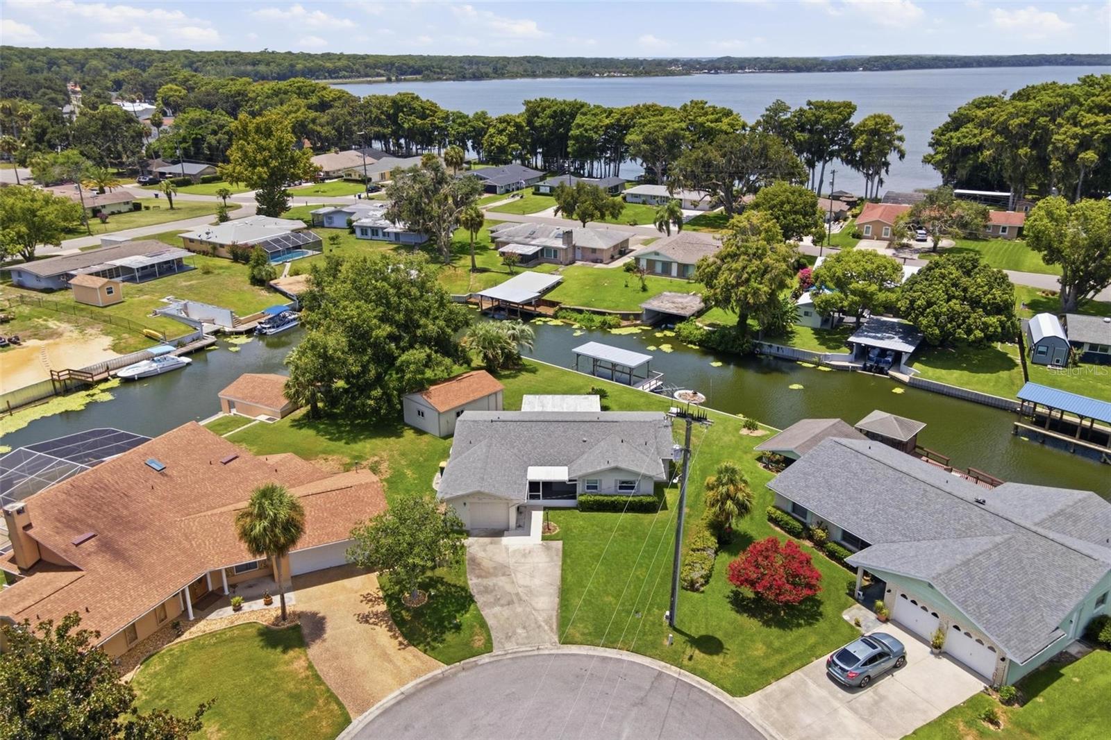 Single Family Residence in TAVARES, FL - Daniel Dourado