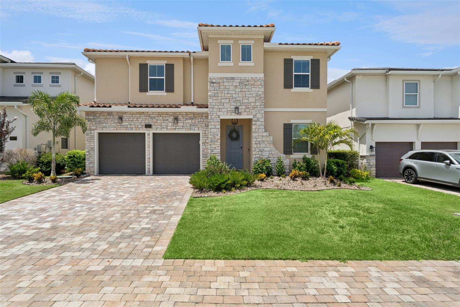 Single Family Residence in MONTVERDE, FL - Daniel Dourado