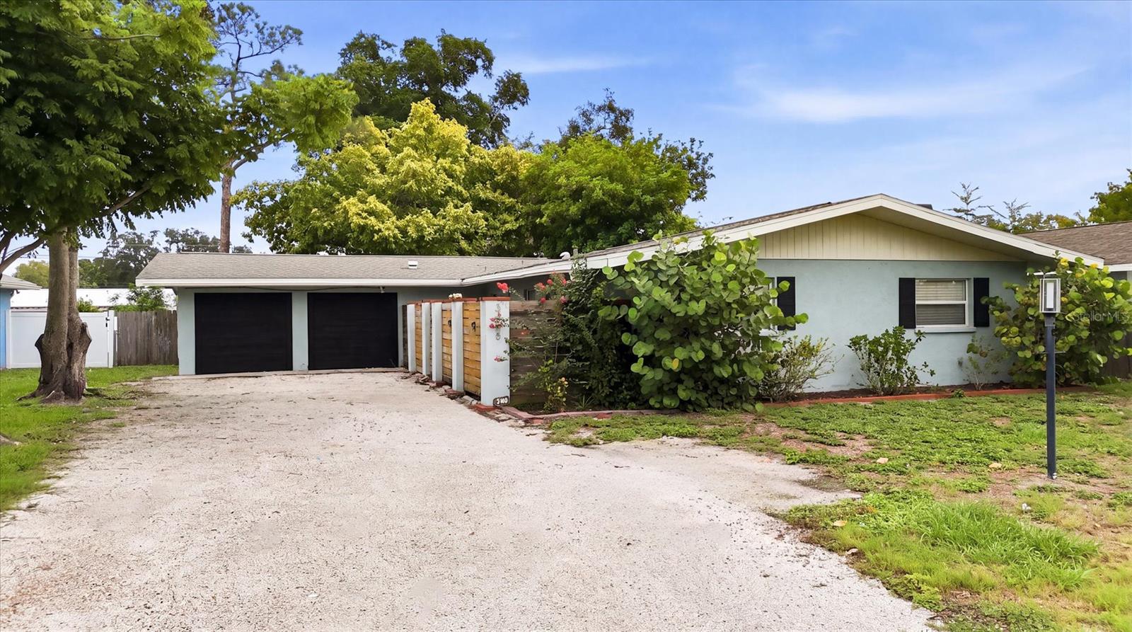 Single Family Residence in BRADENTON, FL - Daniel Dourado