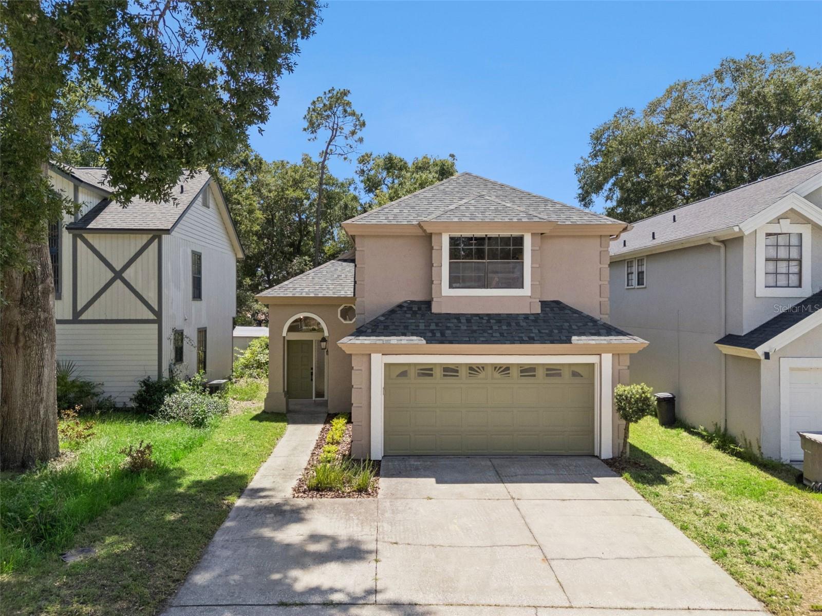 Single Family Residence in APOPKA, FL - Daniel Dourado