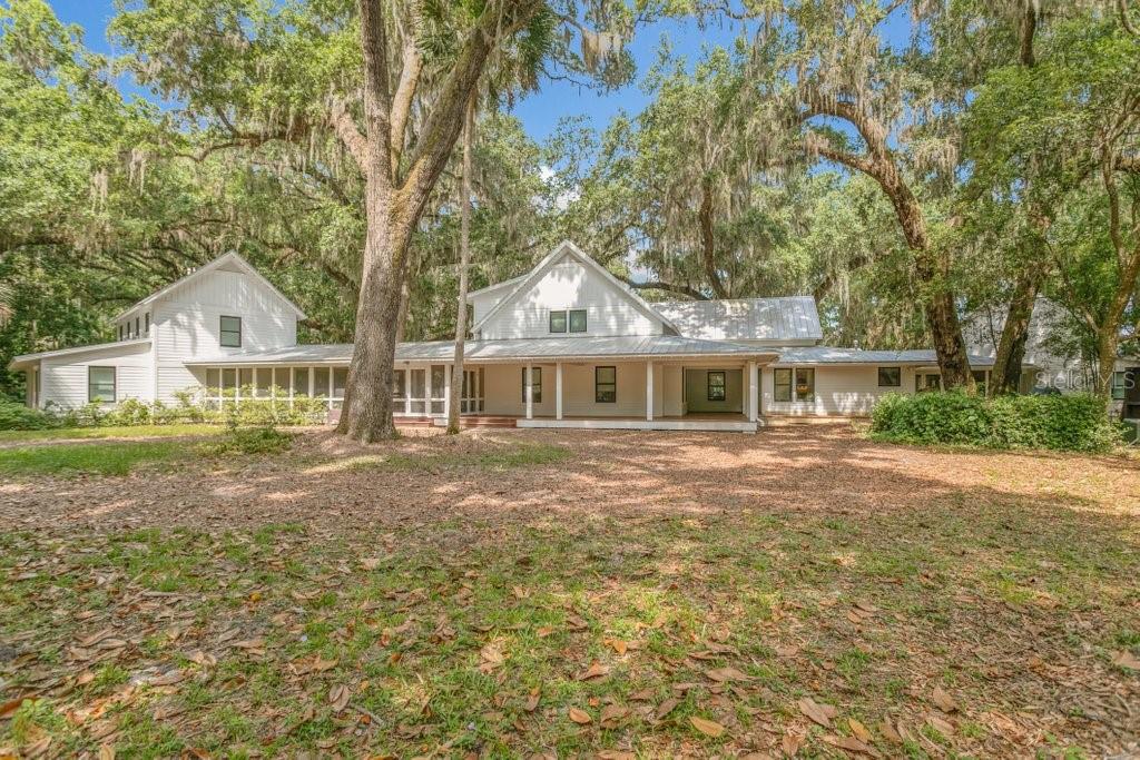 Single Family Residence in SAN MATEO, FL - Daniel Dourado