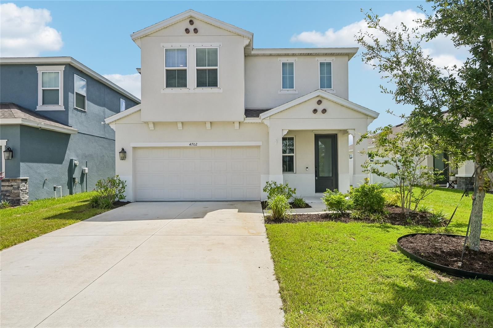 Single Family Residence in PALMETTO, FL - Daniel Dourado
