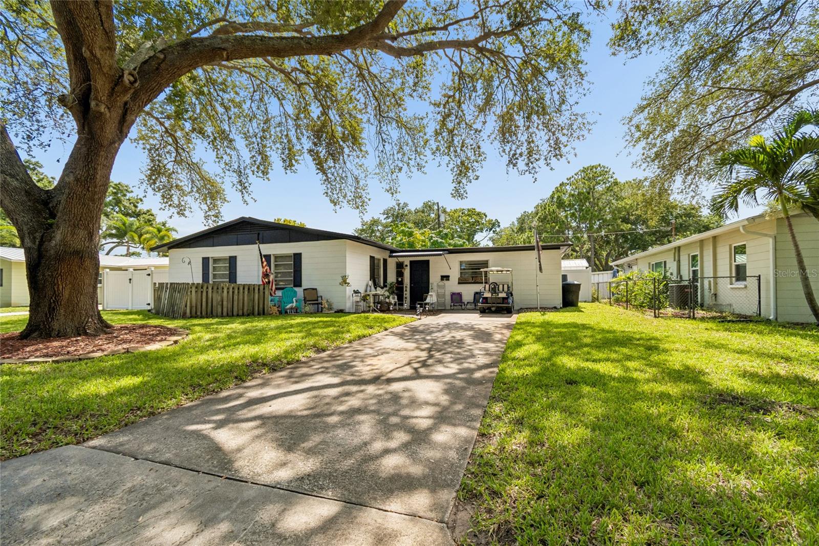 Single Family Residence em ST PETERSBURG, FL - Daniel Dourado