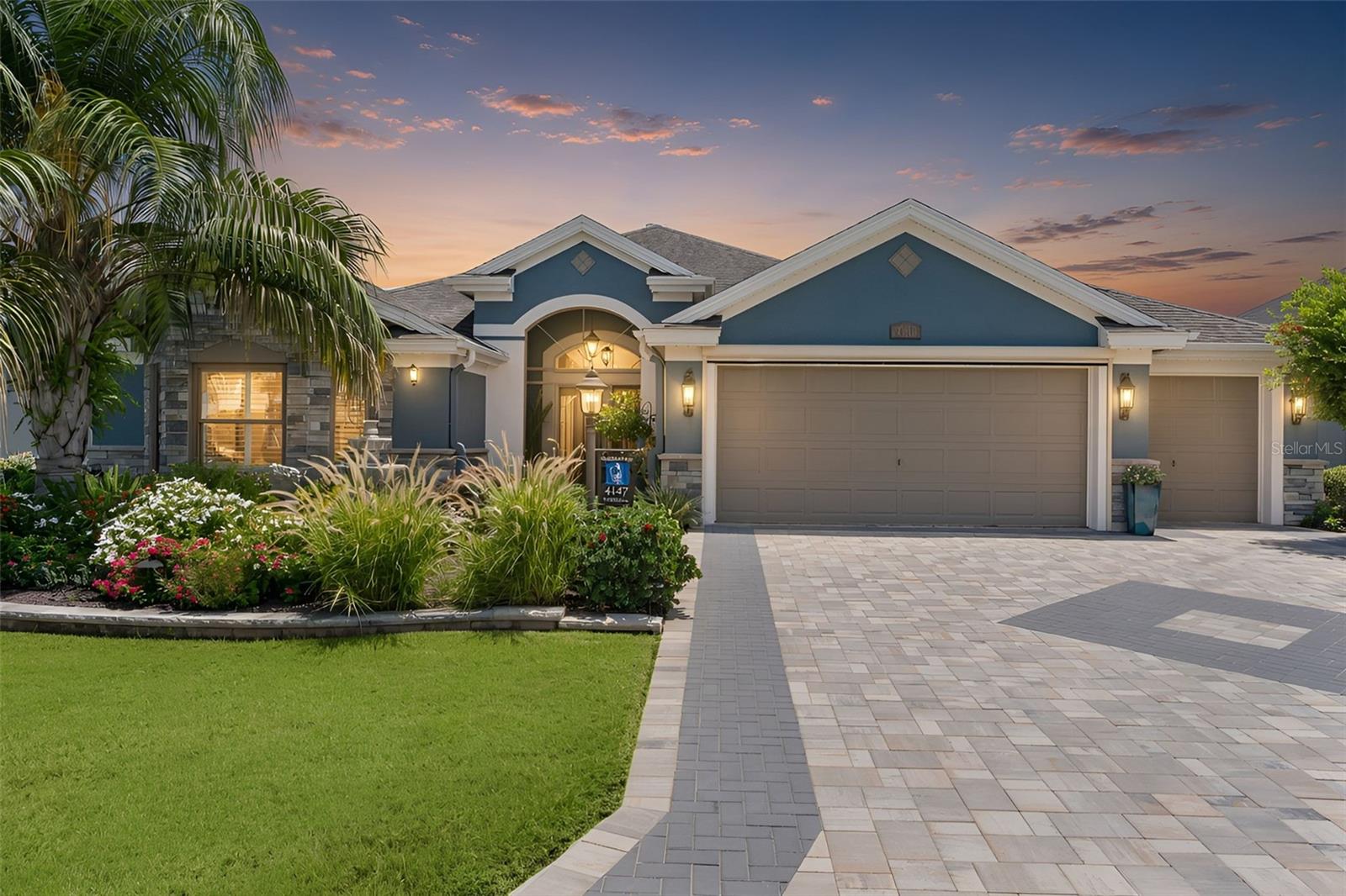 Single Family Residence in THE VILLAGES, FL - Daniel Dourado