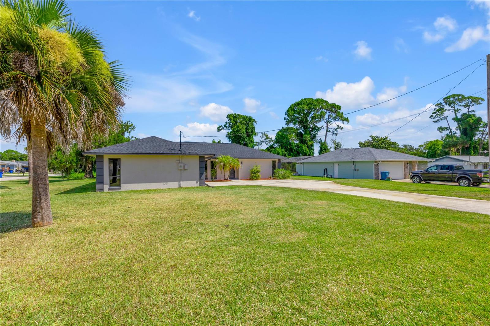Single Family Residence in EDGEWATER, FL - Daniel Dourado