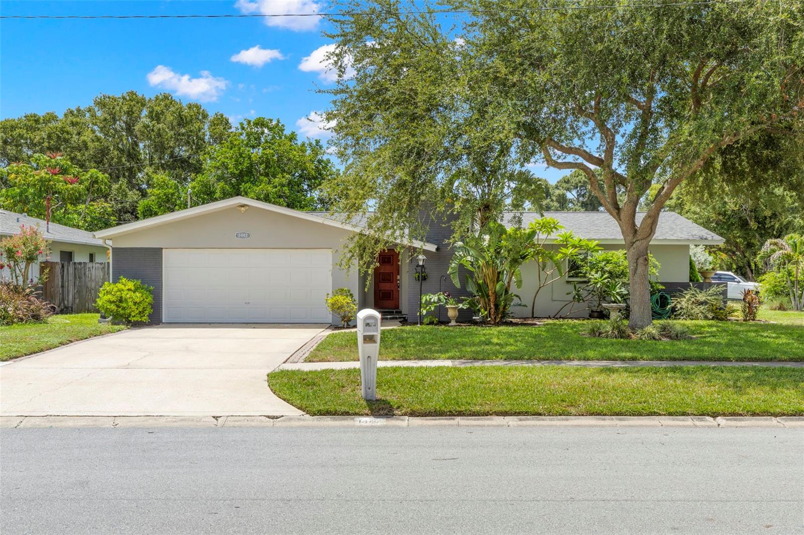 Single Family Residence in CLEARWATER, FL - Daniel Dourado