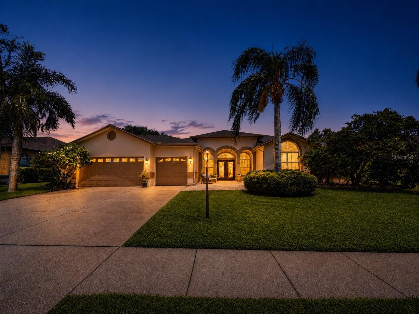 Single Family Residence in PALM HARBOR, FL - Daniel Dourado
