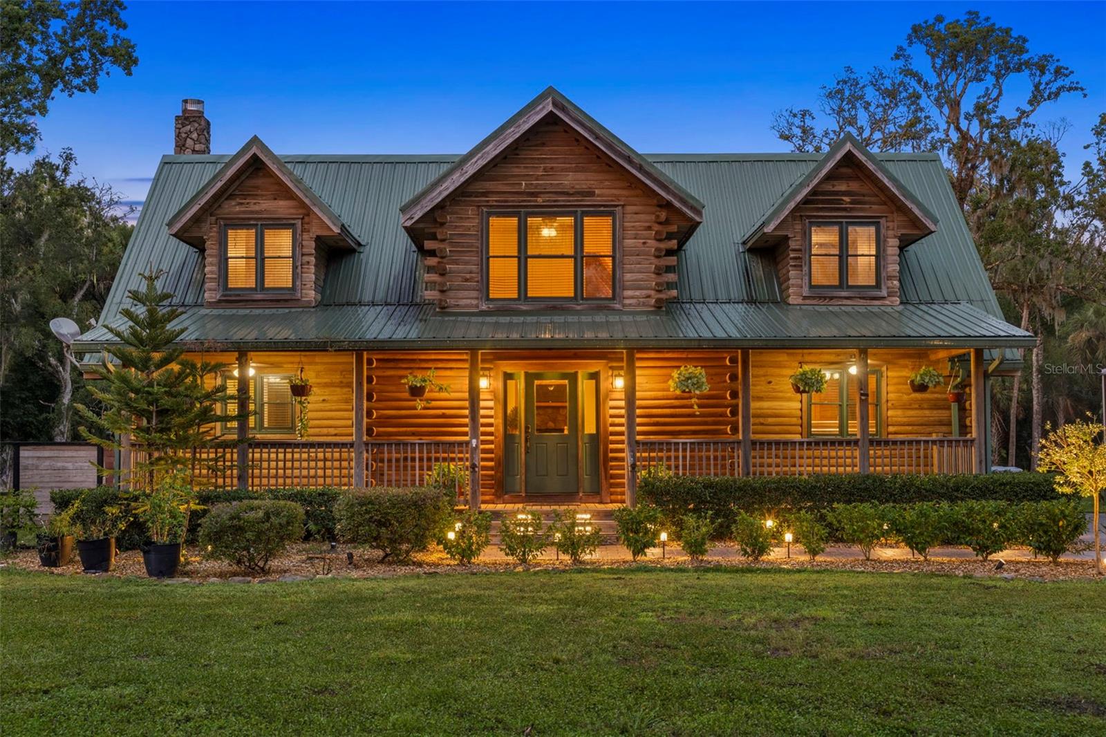 Single Family Residence in GENEVA, FL - Daniel Dourado