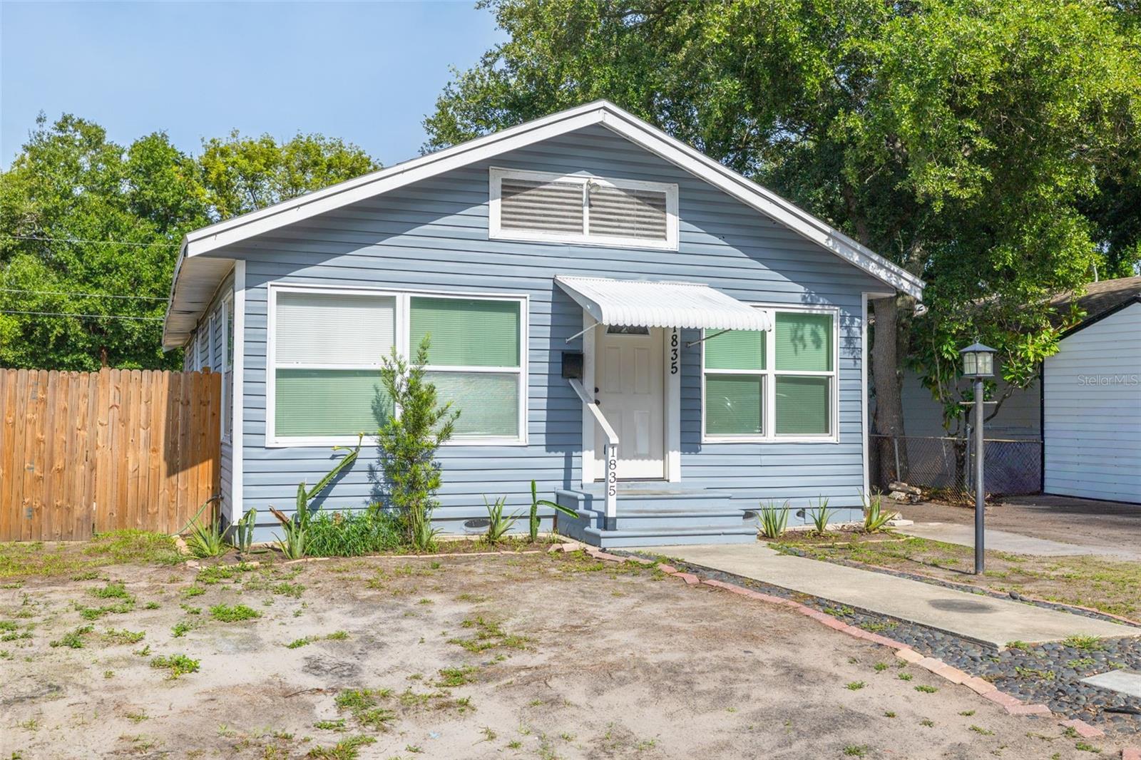 Single Family Residence em ST PETERSBURG, FL - Daniel Dourado