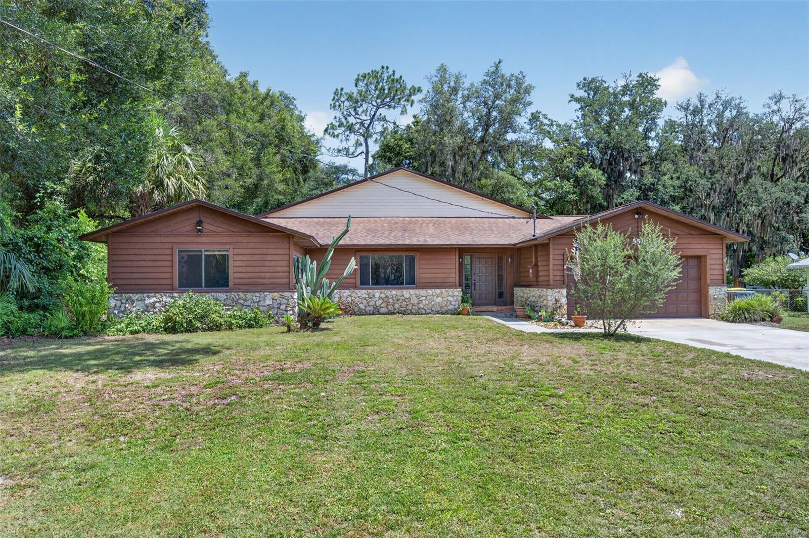 Single Family Residence em DE LEON SPRINGS, FL - Daniel Dourado