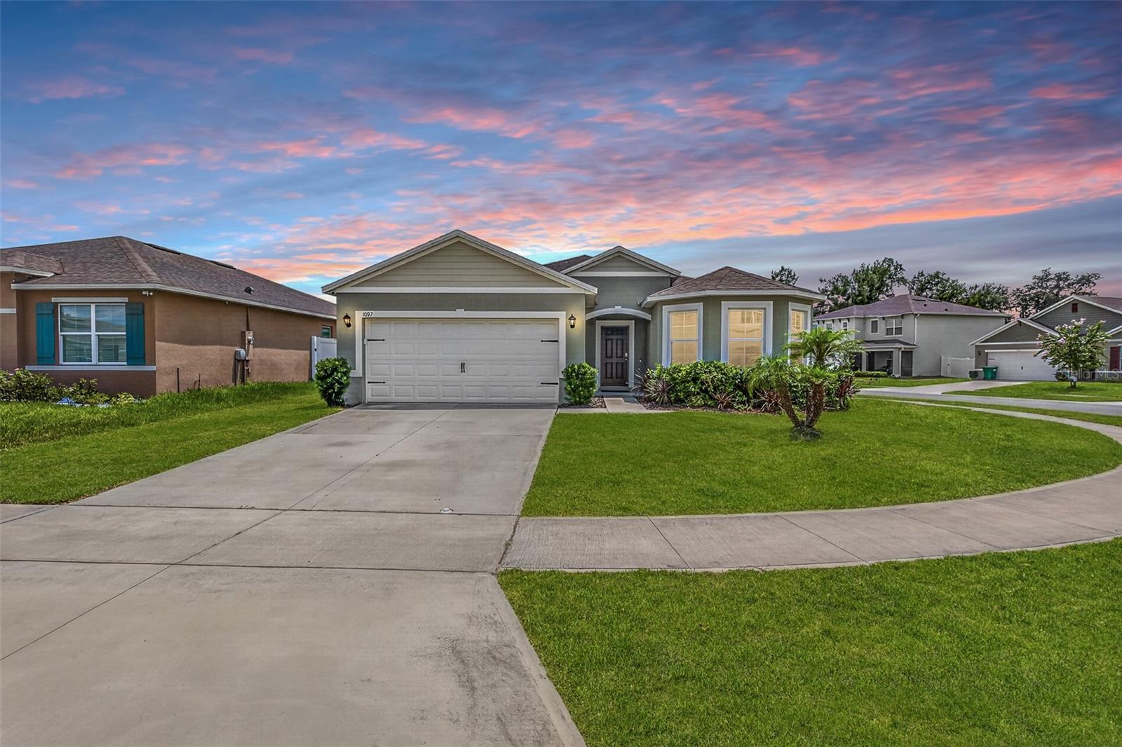 Single Family Residence em DELTONA, FL - Daniel Dourado