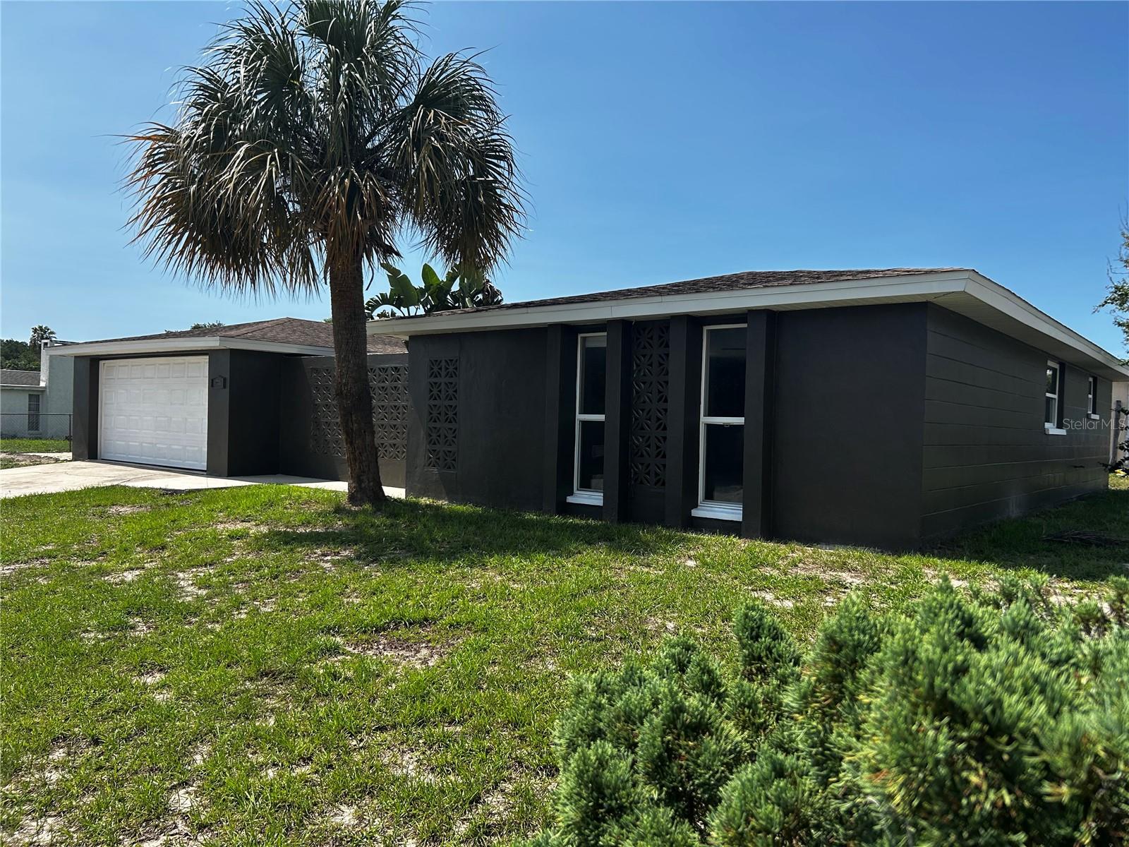 Single Family Residence in PORT RICHEY, FL - Daniel Dourado