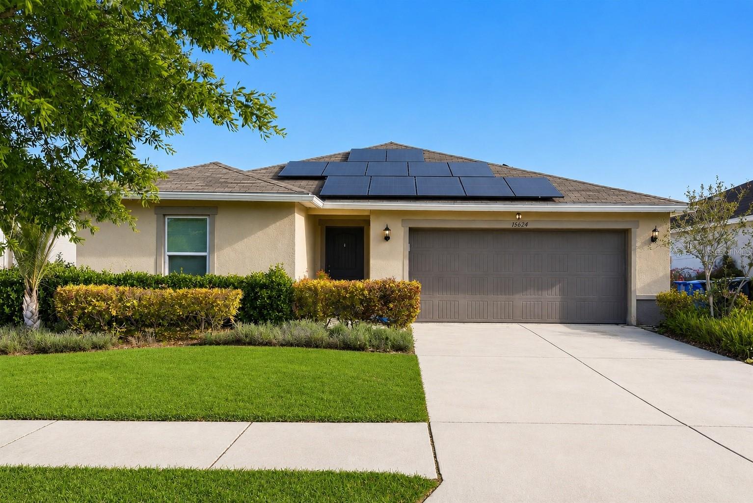 Single Family Residence in WIMAUMA, FL - Daniel Dourado