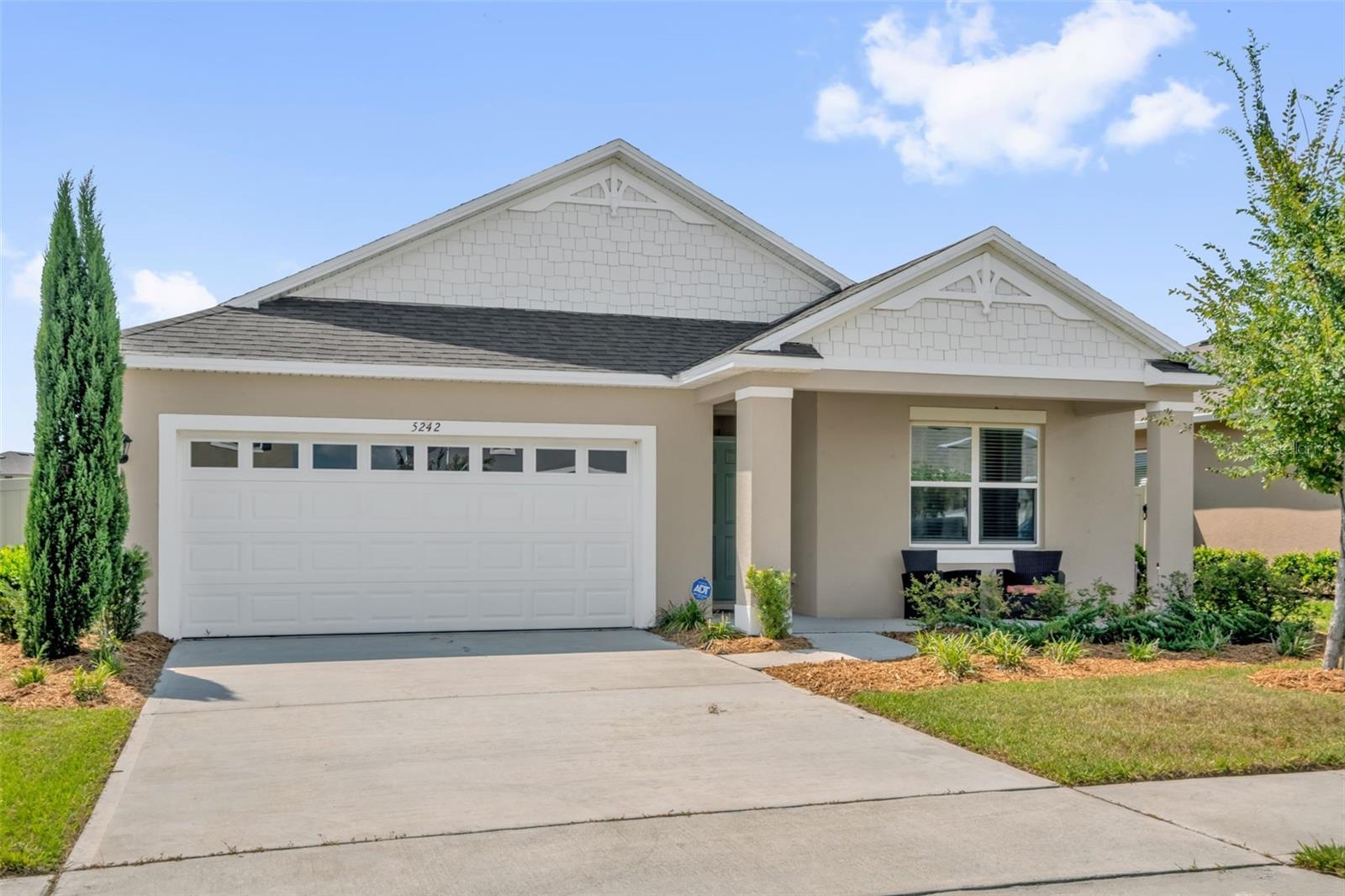 Single Family Residence in MOUNT DORA, FL - Daniel Dourado