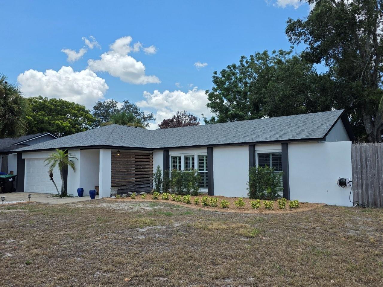 Single Family Residence in ORLANDO, FL - Daniel Dourado
