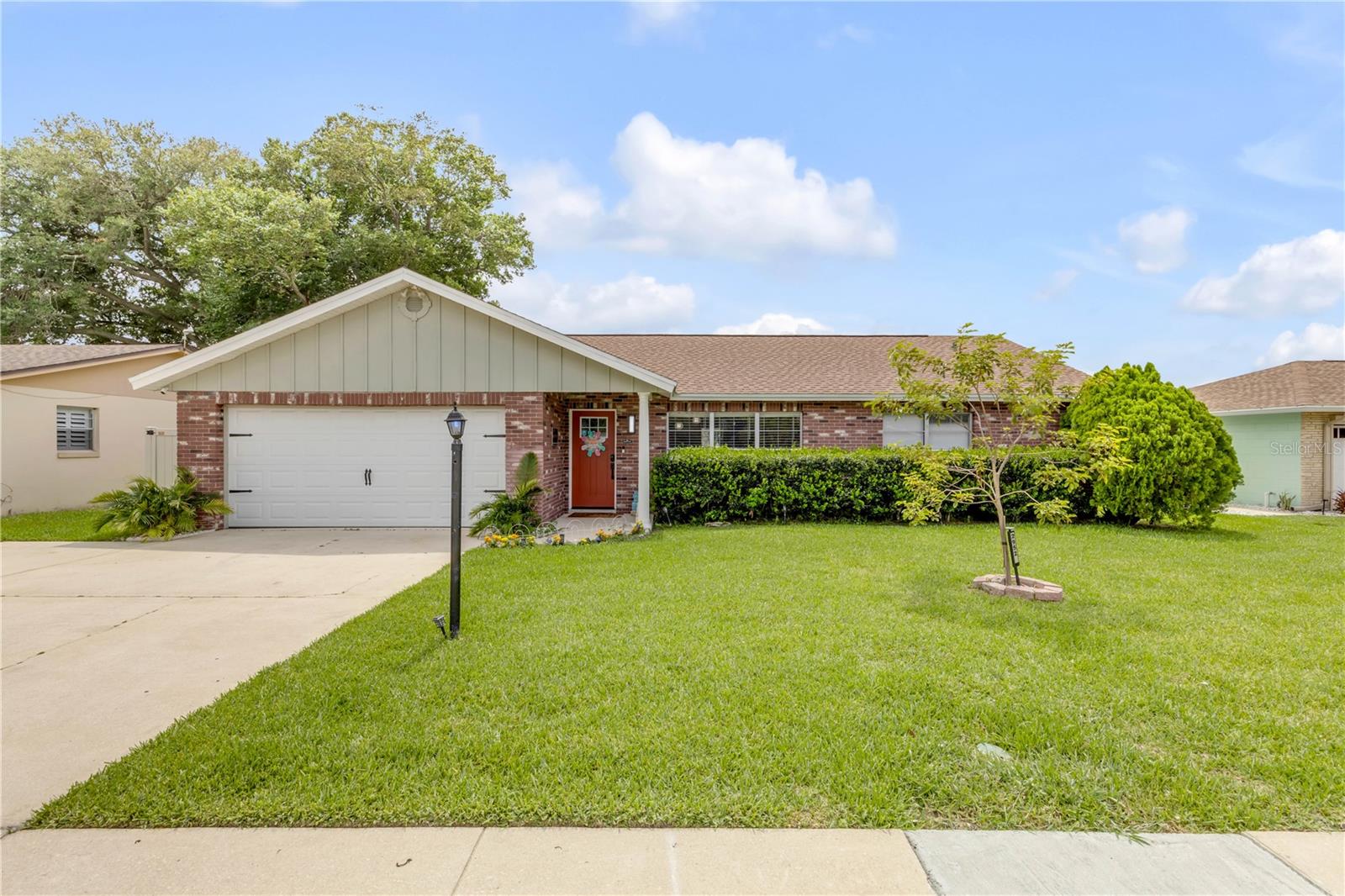 Single Family Residence em SOUTH DAYTONA, FL - Daniel Dourado