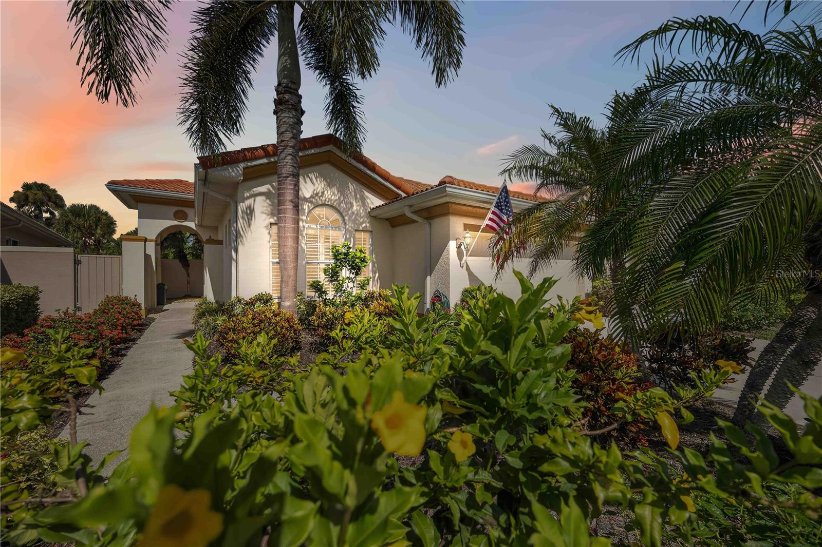 Single Family Residence in NORTH VENICE, FL - Daniel Dourado