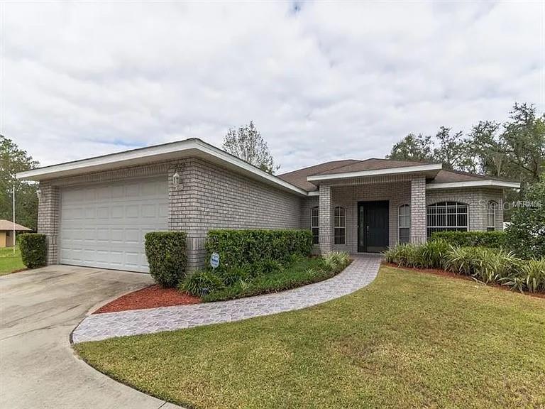 Single Family Residence in DEBARY, FL - Daniel Dourado