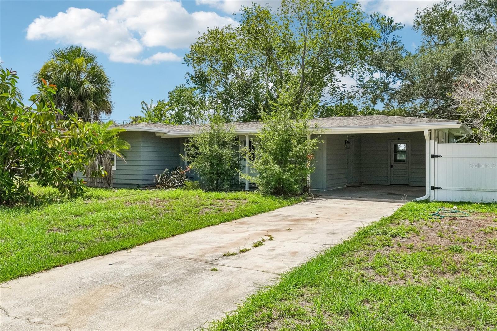 Single Family Residence in APOLLO BEACH, FL - Daniel Dourado