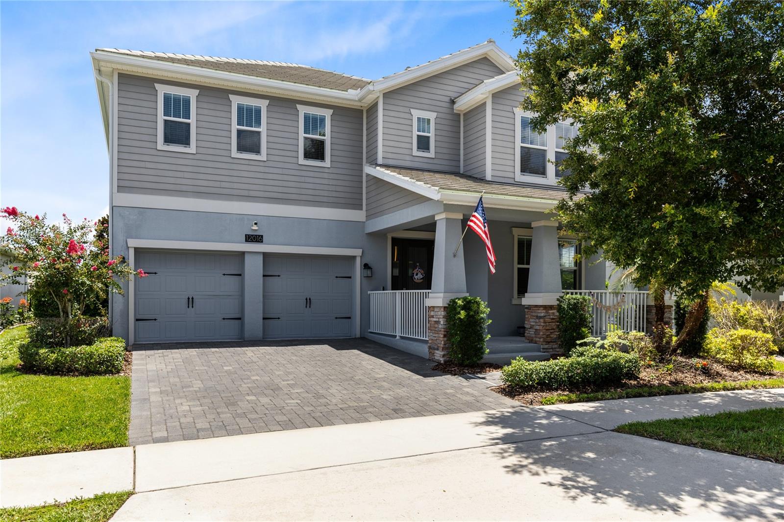 Single Family Residence in ORLANDO, FL - Daniel Dourado