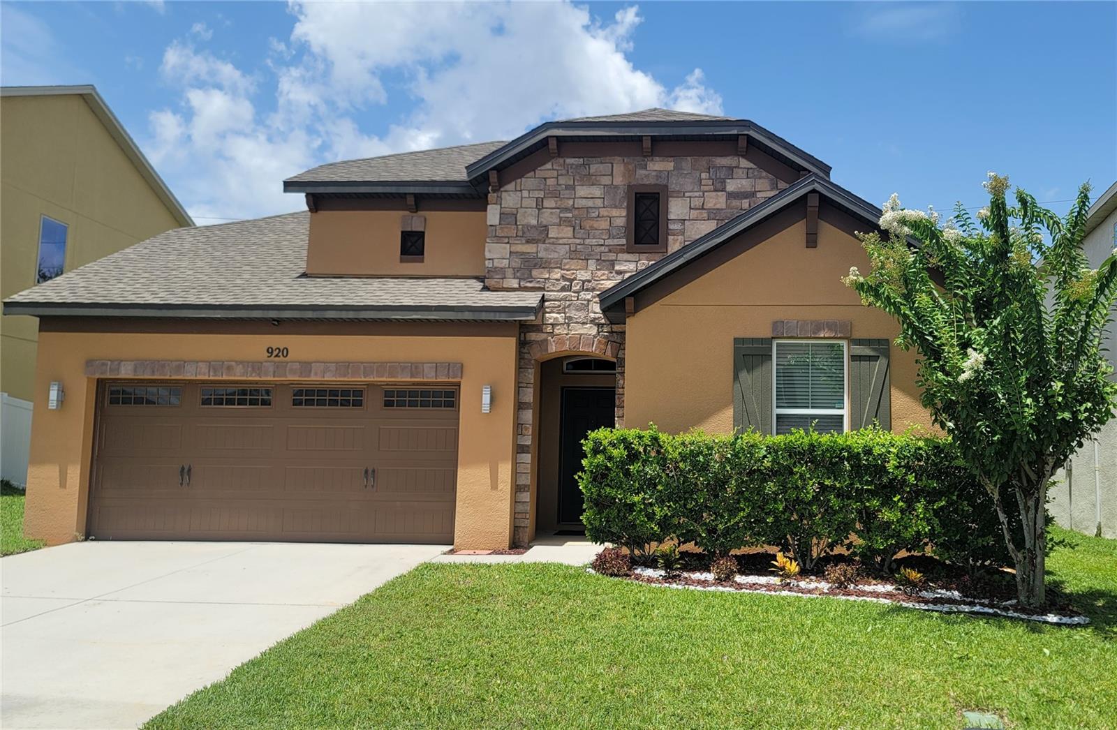 Single Family Residence in MINNEOLA, FL - Daniel Dourado