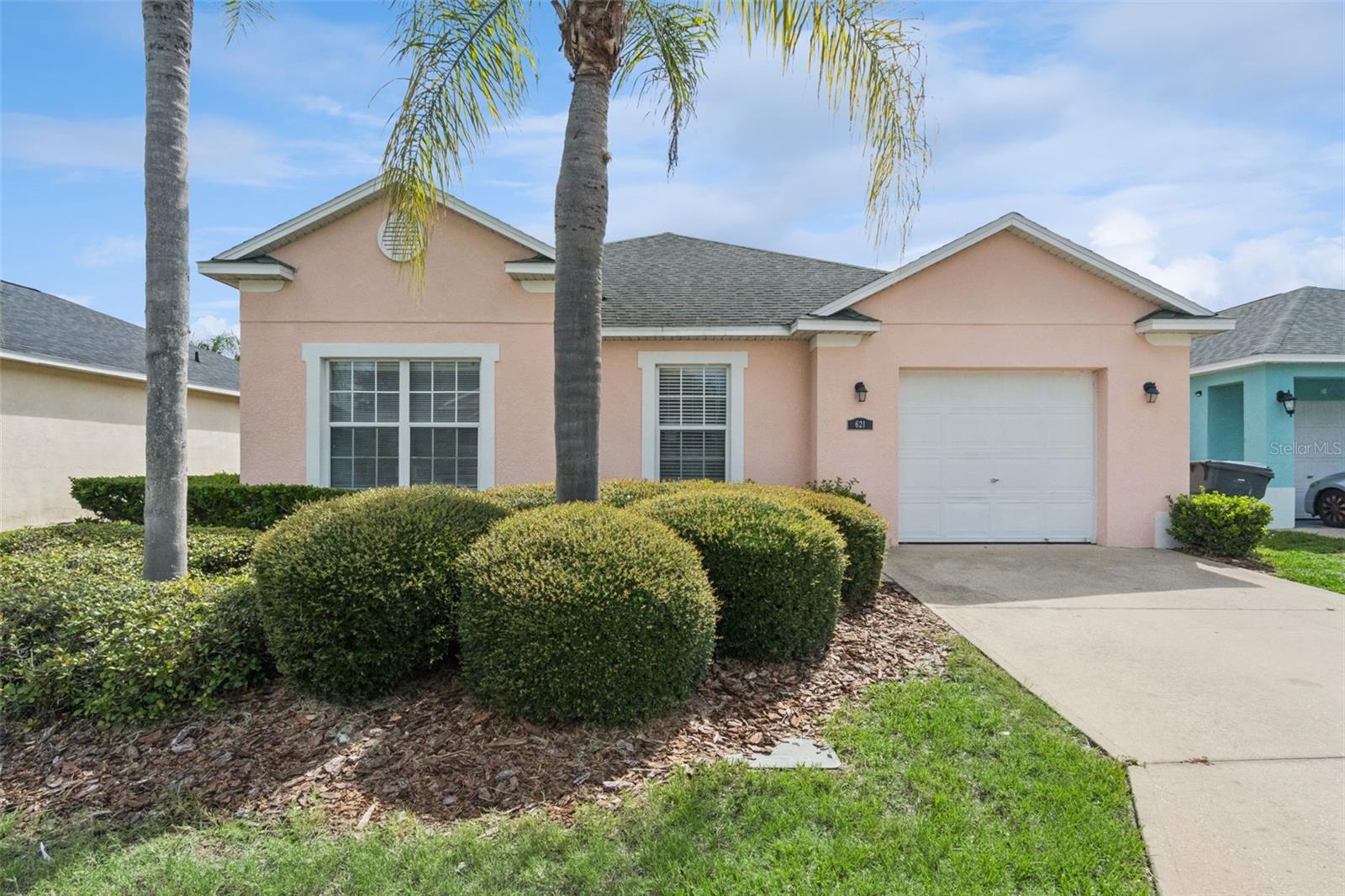 Single Family Residence in DAVENPORT, FL - Daniel Dourado