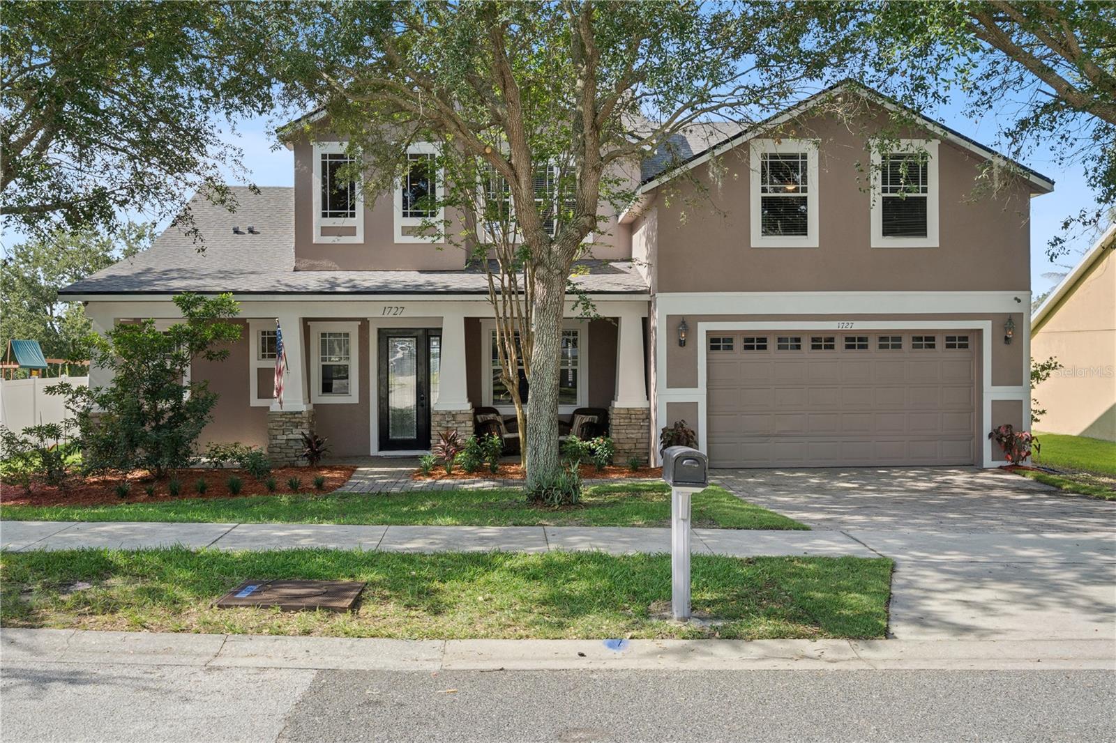 Single Family Residence in MINNEOLA, FL - Daniel Dourado