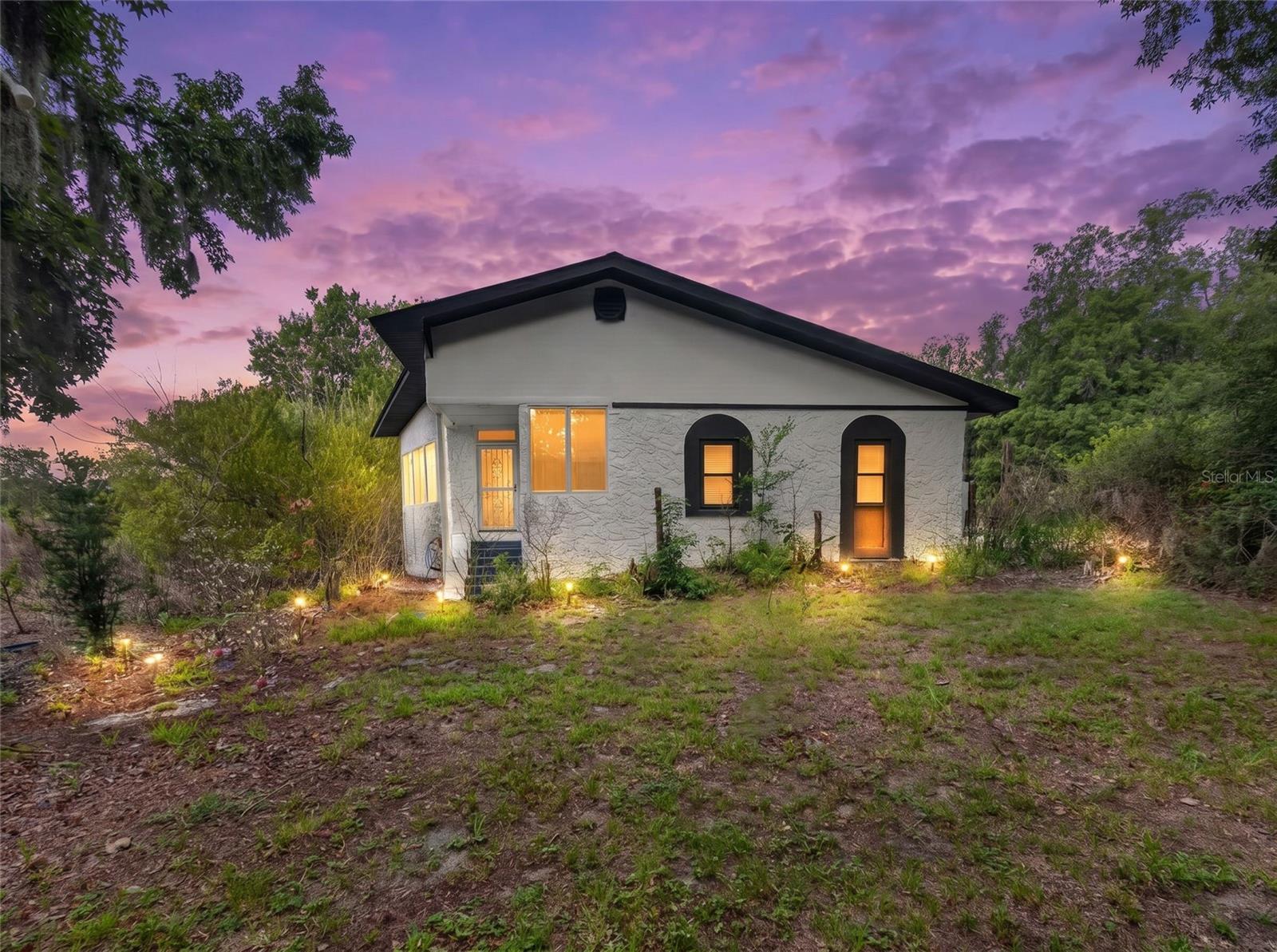 Single Family Residence in ASTATULA, FL - Daniel Dourado
